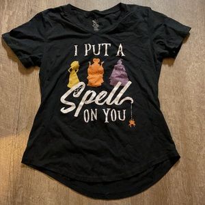 Large black hocus pocus Disney t shirt